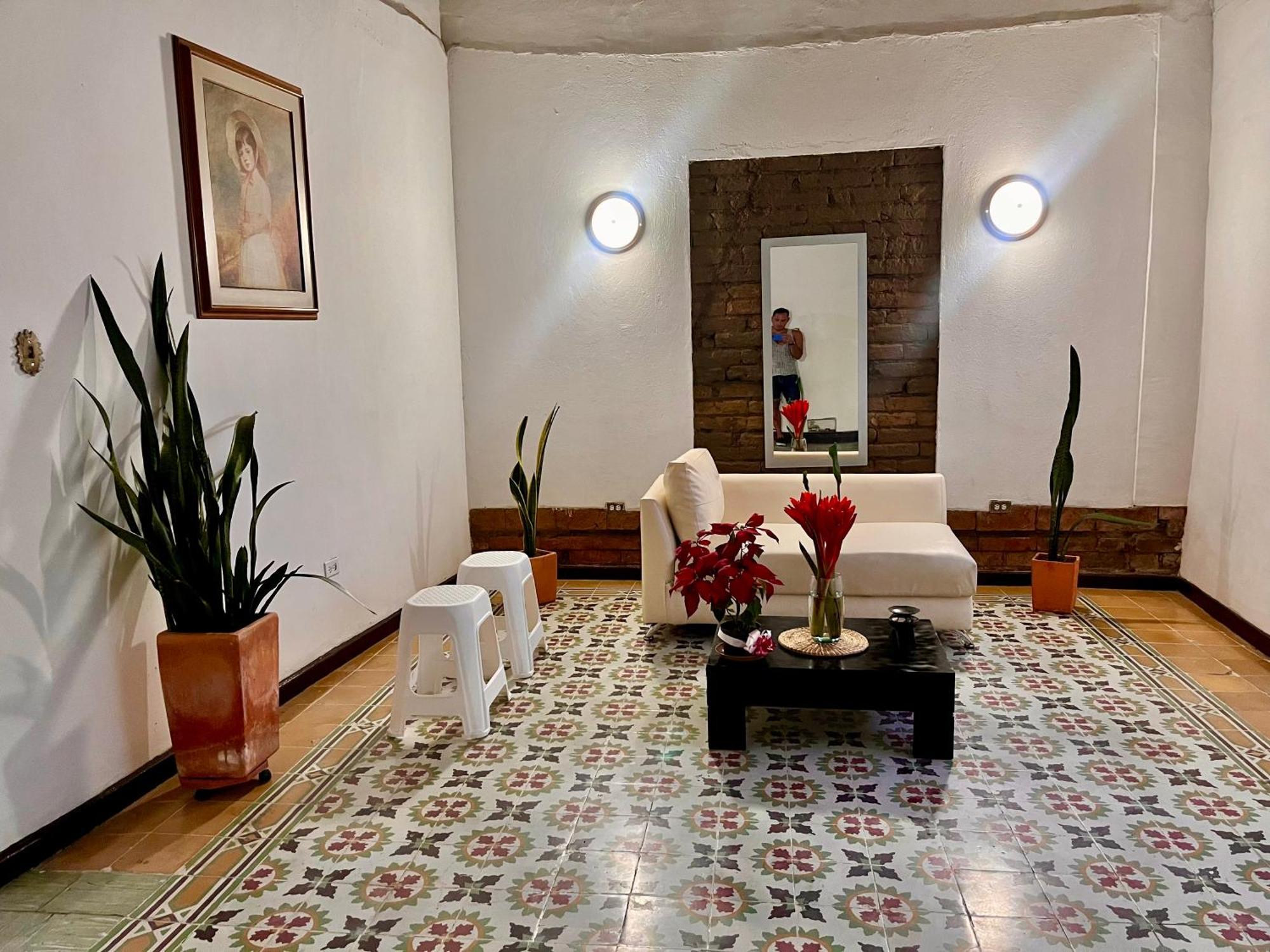 Casona San Cayetano Hotel Cali Exterior photo